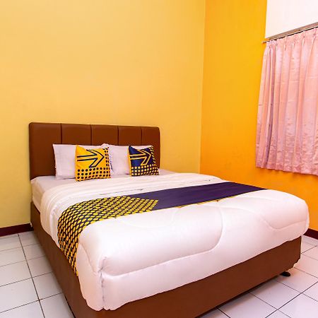 Spot On 2697 Homy House Hotel Semarang Ngoại thất bức ảnh