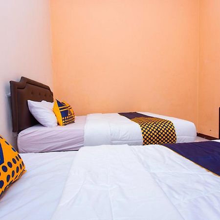 Spot On 2697 Homy House Hotel Semarang Ngoại thất bức ảnh