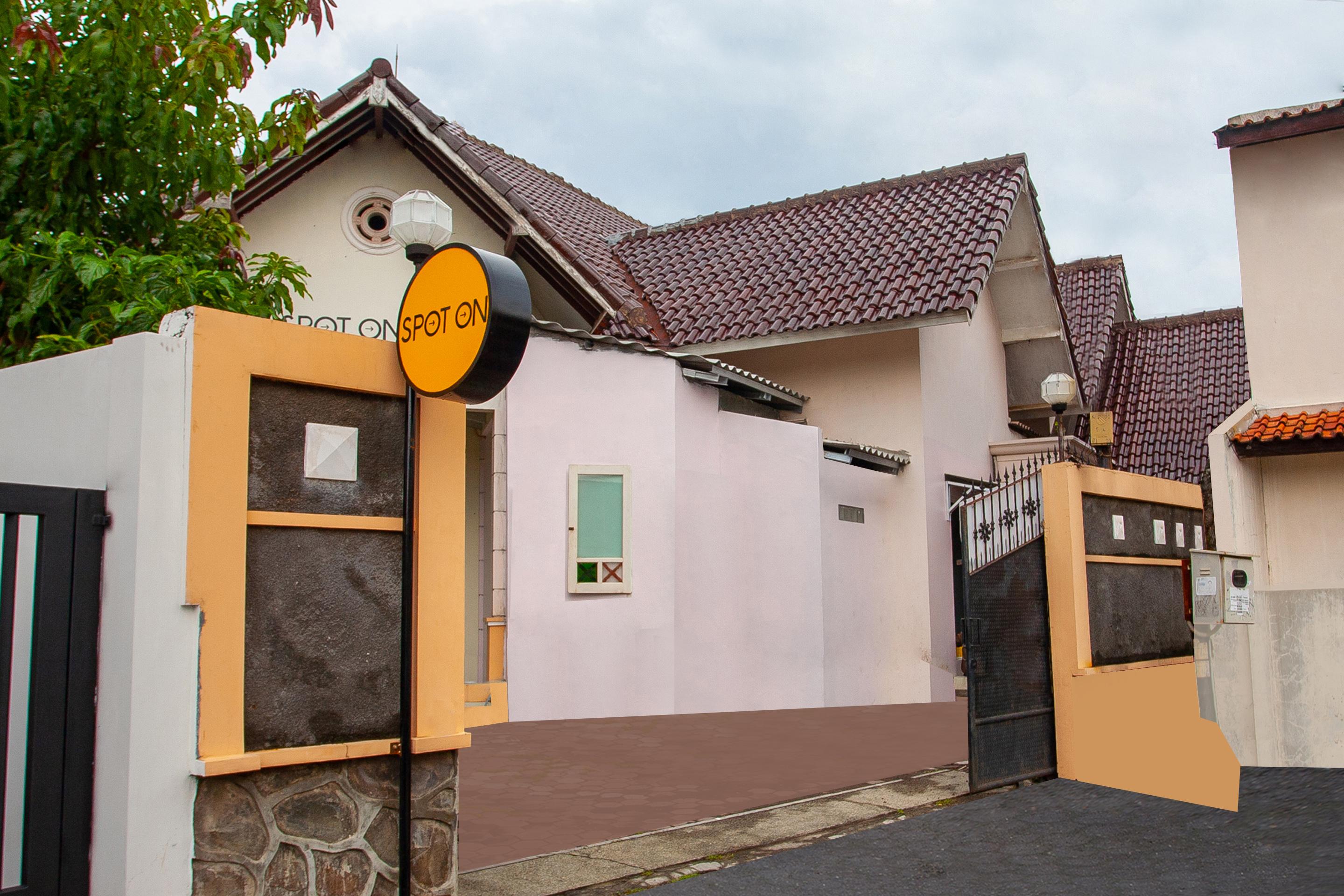 Spot On 2697 Homy House Hotel Semarang Ngoại thất bức ảnh