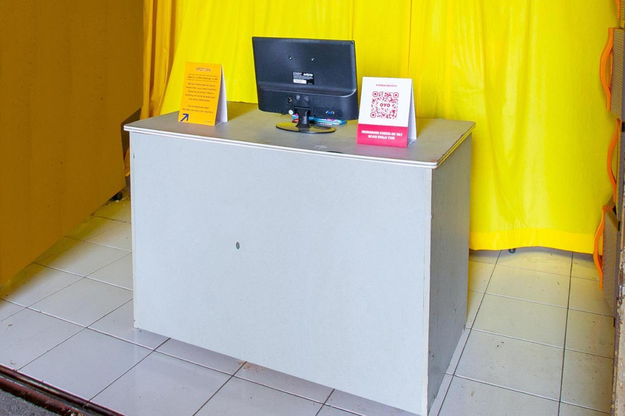 Spot On 2697 Homy House Hotel Semarang Ngoại thất bức ảnh